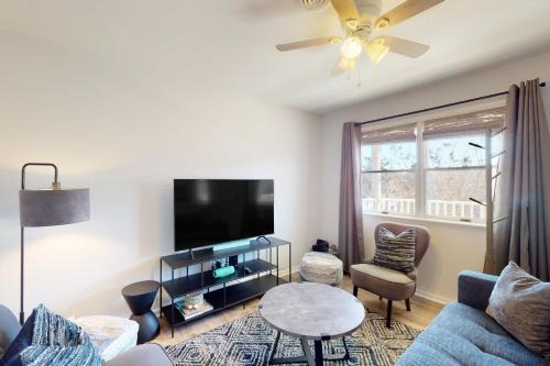 Caine Woods Apartment | Sonesta 203
