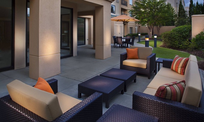 Crestline Heights Hotel | Sonesta Select Birmingham