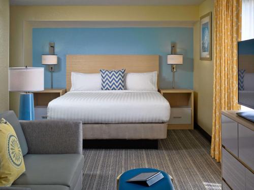Middleburg Heights Hotel | Sonesta Simply Suites Cleveland Airport