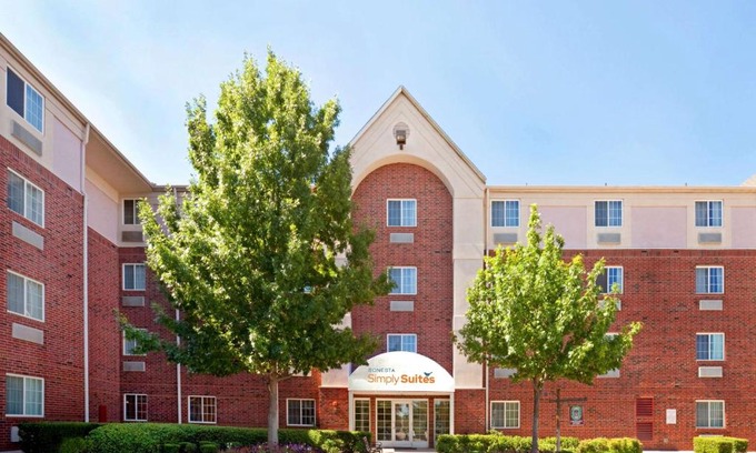 North Arlington Hotel | Sonesta Simply Suites Arlington