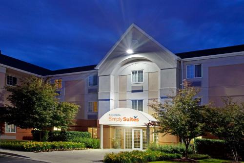 Waukegan Hotel | Sonesta Simply Suites Chicago Waukegan