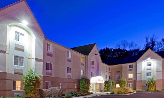 Morris Plains Hotel | Sonesta Simply Suites Parsippany Morris Plains