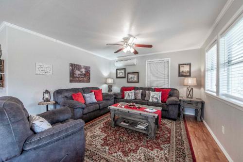 Waco House | Songbird Haven Cozy Country Getaway