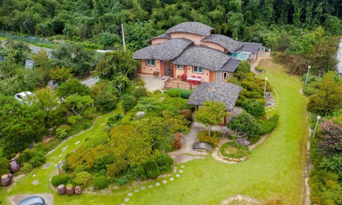 Wonyul-ri House | Songjukheon Pension