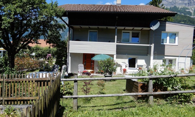 Brienz Apartment | Sonnenblick 4 - beautiful garden apartment near Lake Brienz