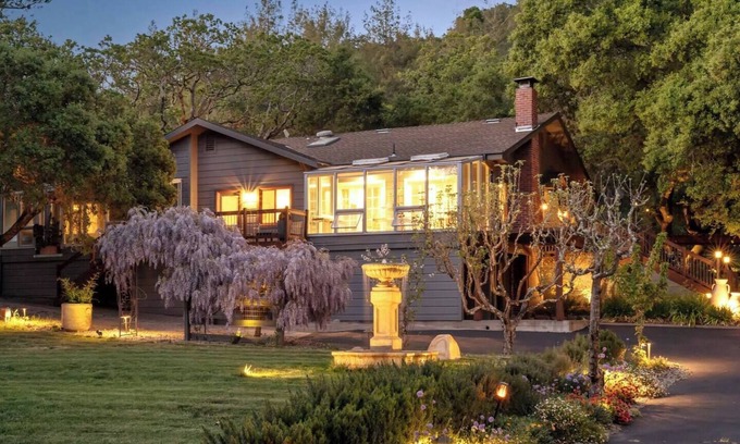 Sonoma House | Sonoma 14Acres, 2BR 2BA, Pool HotTub, Plaza 3 mi.