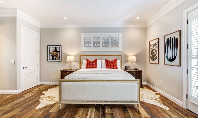 Sonoma House | Sonoma Bungalow Studio Suite 6 is located just steps from Historic Sonoma Plaza