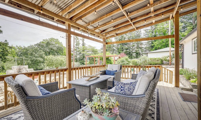 Freestone House | Sonoma County Vacation Rental w/Vineyard Views!