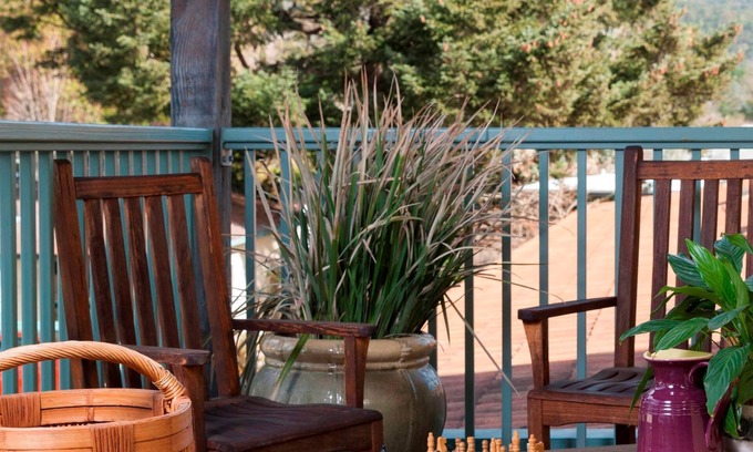 Boyes Hot Springs Hotel | Sonoma Creek Inn