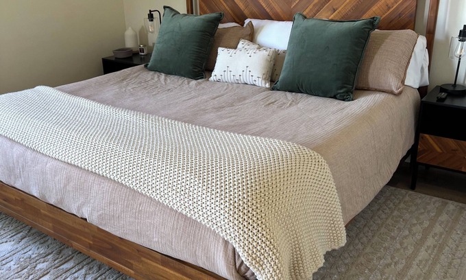 New River House | Sonoran Ridge Retreat One Bedroom Home Sleeps Four, Sauna, Fire pit, Spa like