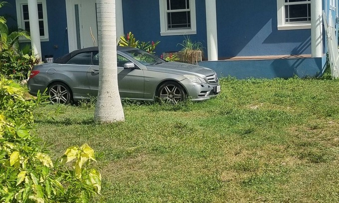 Breakers House | Soothing 3-bedroom house with AC in Frank Sound