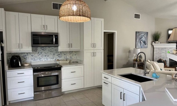 Winter Park House | Soothing 3-bedroom house with AC in Winter Park