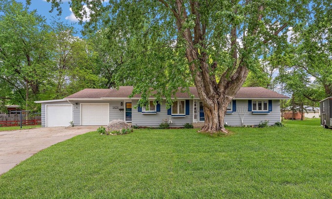 Willmar House | Soothing 5-bedroom house with AC in charming Willmar