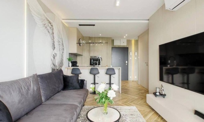 Srodmiescie Apartment | Soothing apartment with AC in charming Srodmiescie