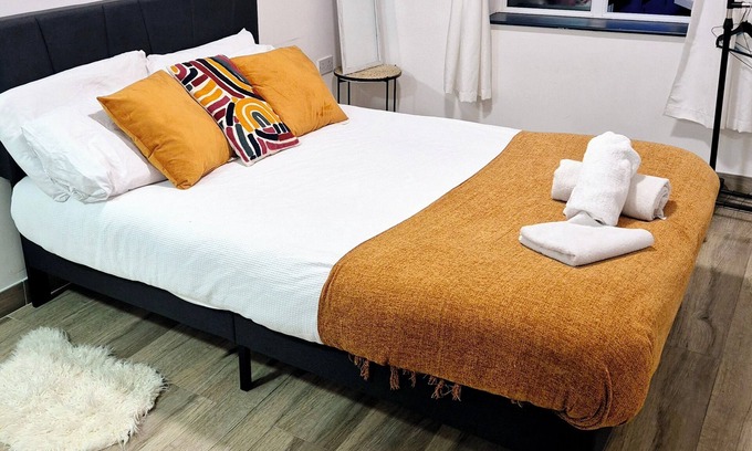 Limerick City Centre Apartment | Soothing apartment with WiFi in lovely Limerick