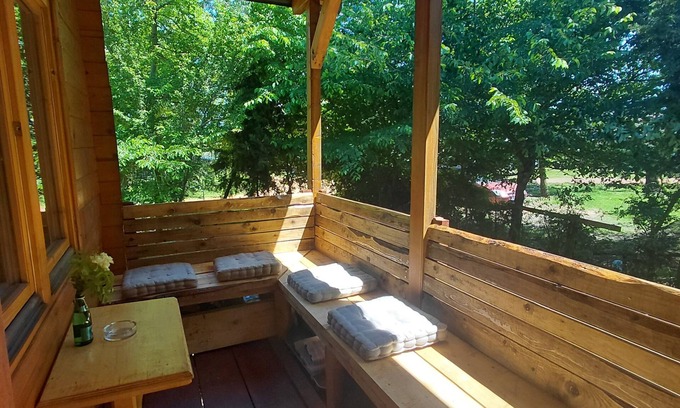 Ulcinj Cottage | Soothing Comjun with WiFi in Ulcinj Municipality