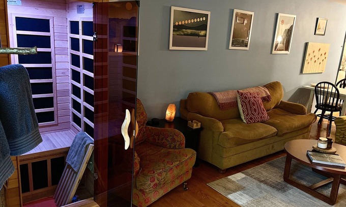 Southfield Condo | Soothing Getaway + Sauna + Queen Bed + Balcony