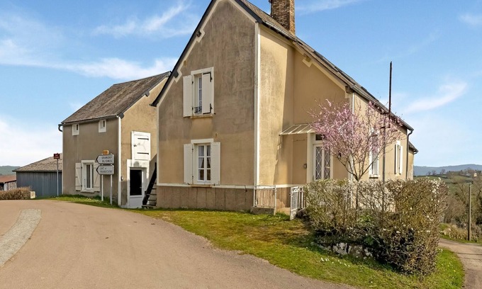 Dun-sur-Grandry House | Soothing Holiday Home in Dun-sur-Grandry with Terrace