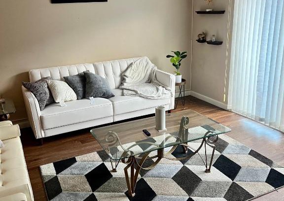 Vernon Apartment | Soothing Lovely 2 bedroom Home