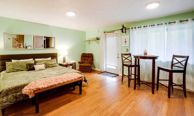 Smith River Apartment | Soothing Studio w/Lush Views: 2 Mi to Beach!