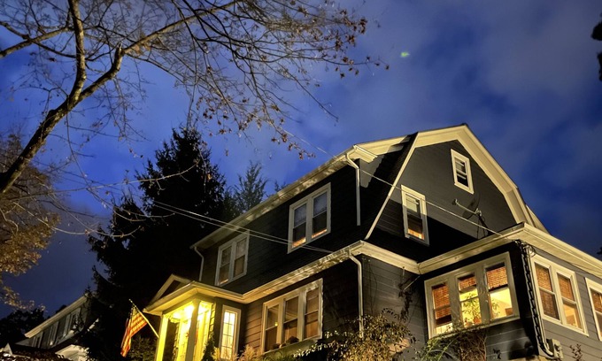 Salisbury Street House | Sophisticated 3 BR Home in the Heart of Worcester : Urban Oasis w/Hot Tub
