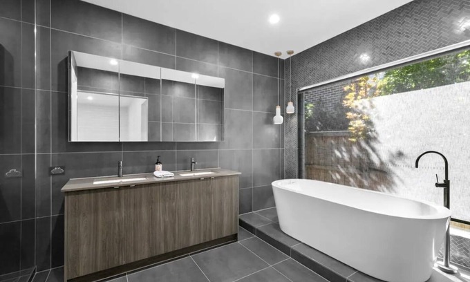 Mount Duneed House | Sophisticated Abode nnLuxurious and contemporary home just 10 mins to the beach