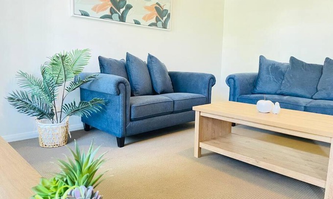 Wagga Wagga Apartment | Sophisticated City Retreat with All the Comforts