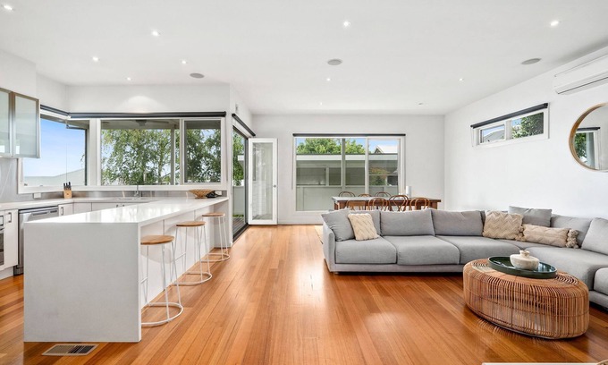 Newtown House | Sophisticated Family Sanctuary, Newtown