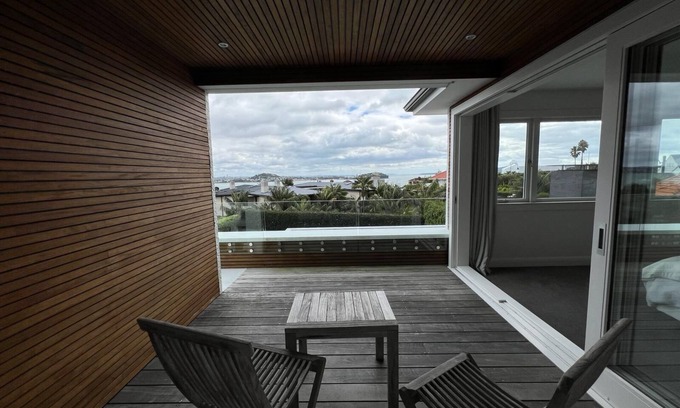Orakei House | Sophisticated Splendor