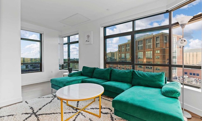 Fenway–Kenmore Apartment | Sophistication Chic 2BR 2BA Apartment in Fenway