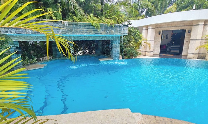 Villas Ana Maria Villa | Sosua Bachelor Party 21 to 23 BR Hollywood Style Mansions