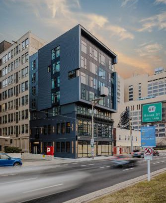 Logan Square Apartment | Sosuite at The Onyx - Museum District