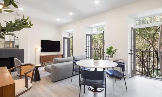 Rittenhouse Row Apartment | Sosuite | Juliet Balcony 1BR Apt w W/D, Desk