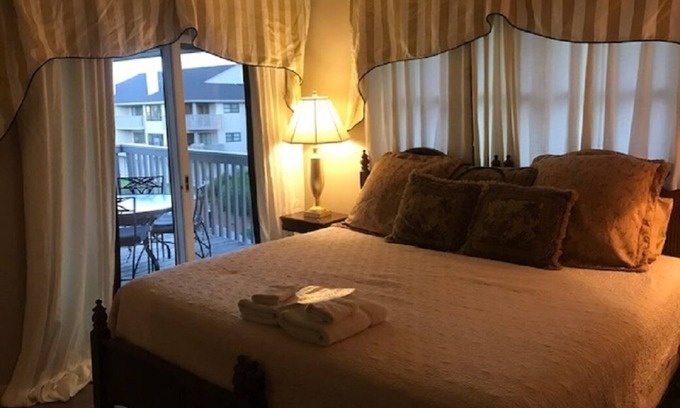 Shell Island Condo | Sound frontage at Cordgrass Bay