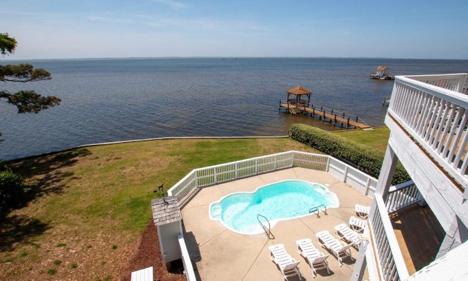 Monteray Shores House | Soundfront, Sound views, Private Pool! MS1, Devonshire