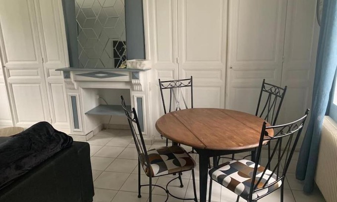 Parvillers-le-Quesnoy House | Sous le grand Cèdre