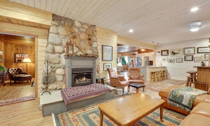 East Jordan House | South Arm Shores