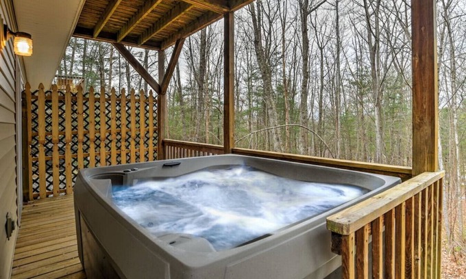 Royal Pines House | South Asheville Townhome W/Hot Tub 16A