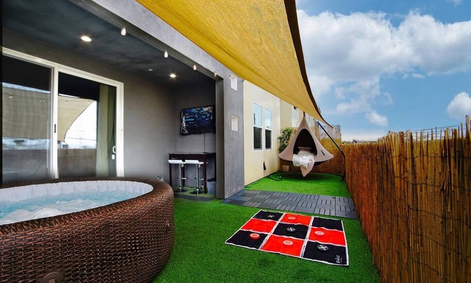 Lawndale Condo | South Bay Sanctuary
