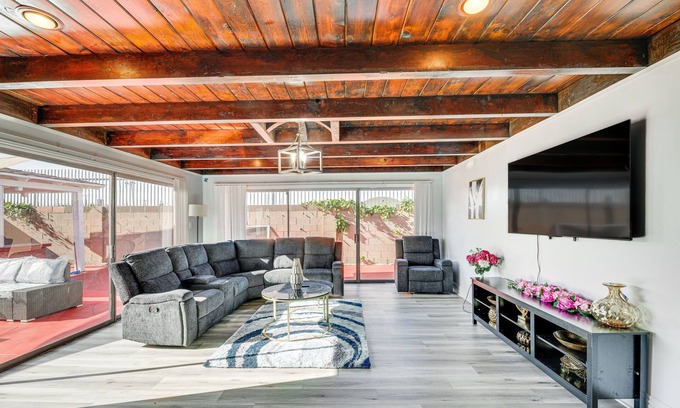 Compton House | South Central Los Angeles Home w/Patio