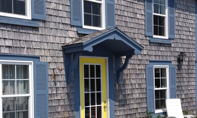 Rencontre East House | South Coast vacation home rental