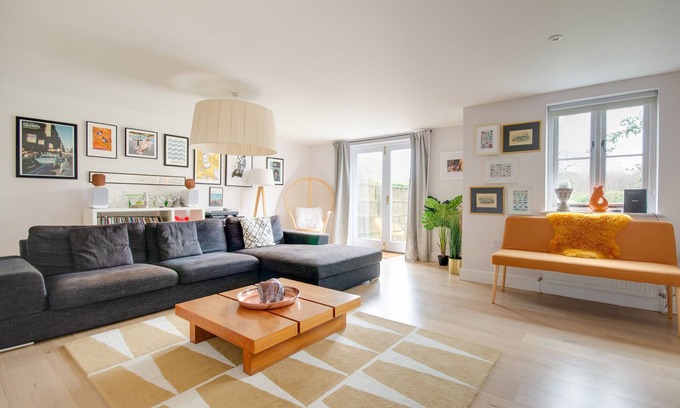 Aldborough House | South Cottage - Five Bedroom House, Sleeps 9