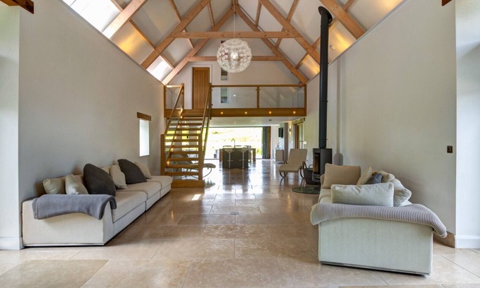 Heligan House | South Cuma - Four Bedroom House, Sleeps 10