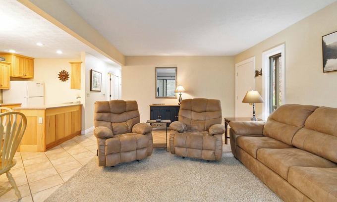 Sloans Valley Condo | South Fork Sunrise - Your Lake and Golf Retreat