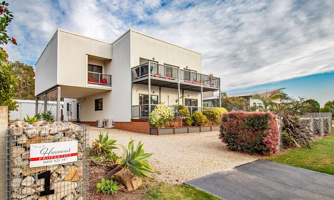 Mallacoota Apartment | South Gateway Unit pet friendly