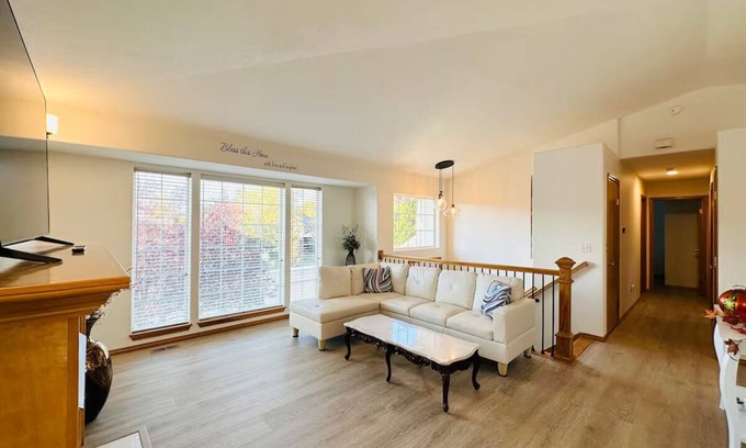 Moran Prairie House | South Hill Retreat - 12 mins to Downtown