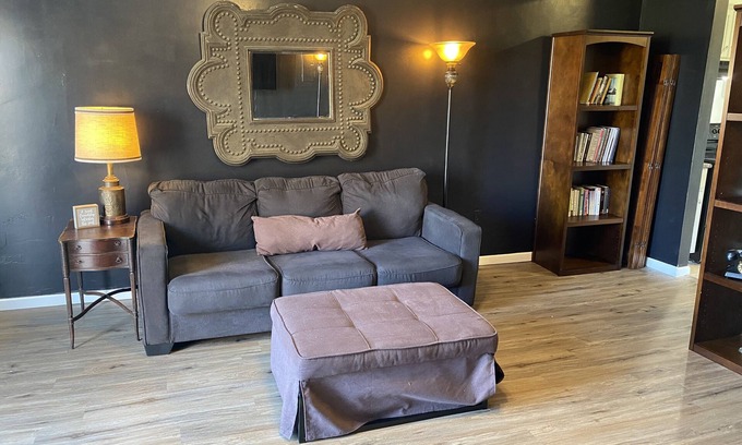 Lake Charles Cottage | South Lake Charles Guest Cottage - Country Setting, Rustic Ambience