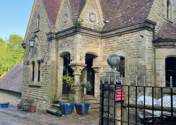 East Grinstead Bed & Breakfast | South Lodge House