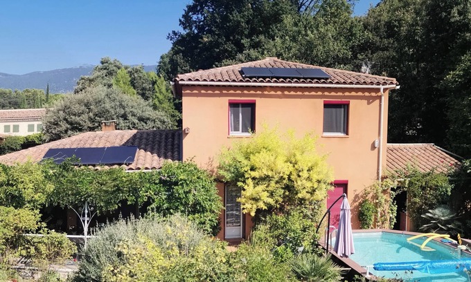La Motte-dʼAigues Villa | South Luberon - Villa - private pool - sleeps 7 - near étang de la bonde