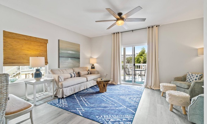 Santa Rosa Beach House | South of 30A! Steps to Beach BMB. Newly renovated Townhome. King bed.